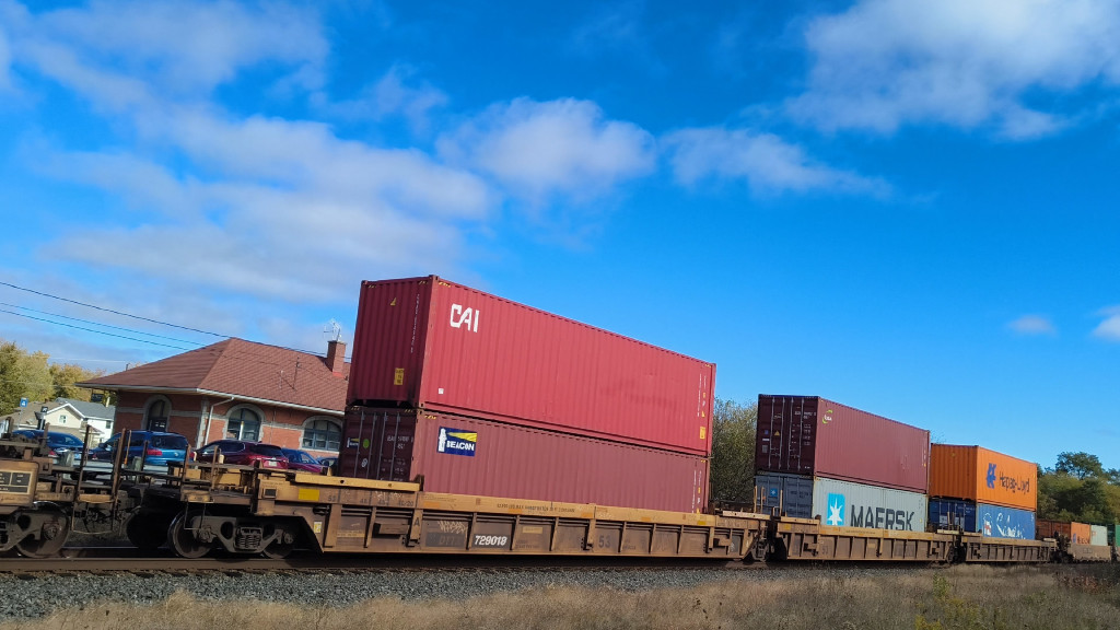 DTTX 729018 (Triple Well Car Altogther)